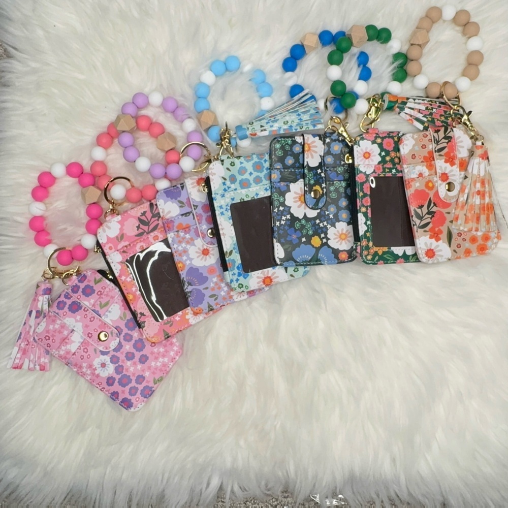 NWT Boho Bogg Compatible waterproof Wristlet keychain Floral OS Bright Pink - Picture 2 of 5